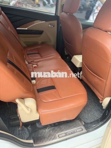 Mitsubishi Xpander 7 chỗ tự động trắng