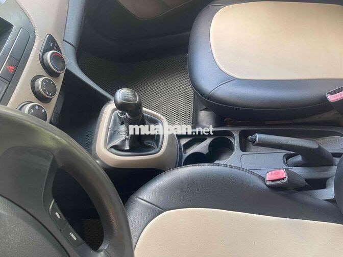 Hyundai Grand i10 2017 5 chỗ Xăng Số sàn Trắng