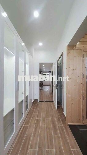CHO THUÊ NHÀ FULL NỘI THẤT (5x18) ĐỐI DIỆN TRƯỜNG ĐH .RMIX -KDC SADECO