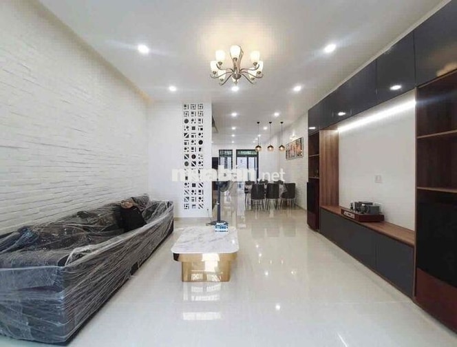 CHO THUÊ NHÀ FULL NỘI THẤT (5x18) ĐỐI DIỆN TRƯỜNG ĐH .RMIX -KDC SADECO