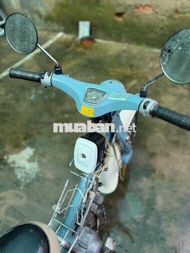 Honda Super Cub C50 màu xanh
