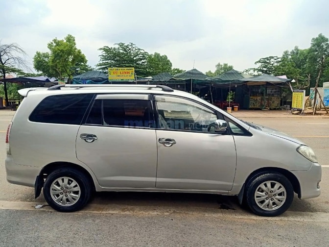Bán rẻ TOYOTA INNOVA G 2010 độ full rất đẹp!