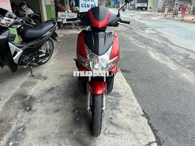 Honda Airblade màu đỏ