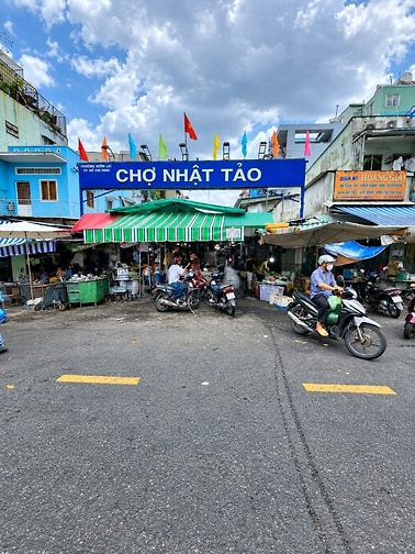 NHÀ LÔ GÓC 3 TẦNG - VỊ TRÍ ĐẸP - 60m2 SD - SAU MẶT TIỀN CHỢ NHẬT TẢO