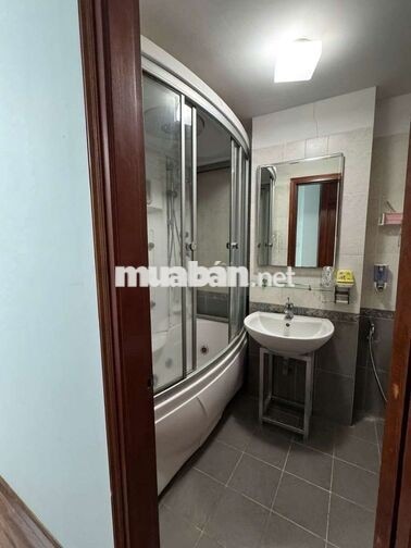 Nhà 5 tầng cho thuê phố Văn Cao 34m², ô tô đỗ cửa, giá 14 triệu/tháng