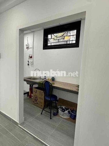 CHO THUÊ NHÀ CĂN GỐC - 2PN NGAY PHẠM VĂN HAI - HẺM XE TẢI