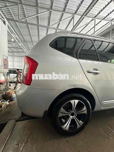 KIA Carens 2016 1.6 MT màu bạc