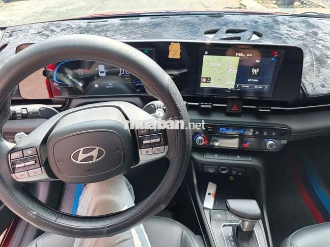 Hyundai Accent 1.5AT Cao Cấp màu đỏ