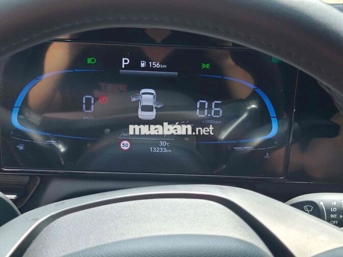 Hyundai Accent 1.5AT Cao Cấp màu đỏ