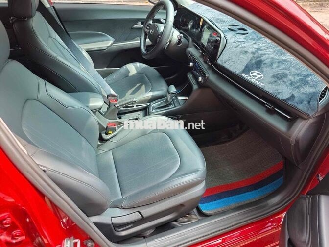 Hyundai Accent 1.5AT Cao Cấp màu đỏ