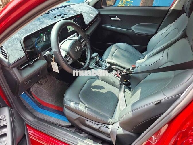 Hyundai Accent 1.5AT Cao Cấp màu đỏ