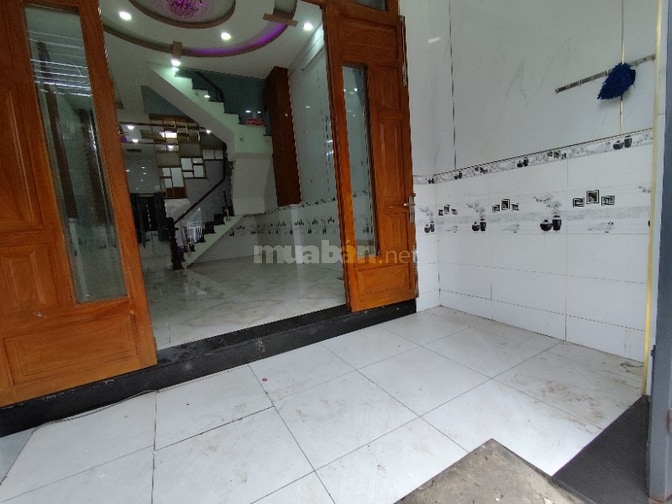 NHÀ 3 LẦU HXH GẦN SÔNG VÀM THUẬT THÔNG RA TX 52