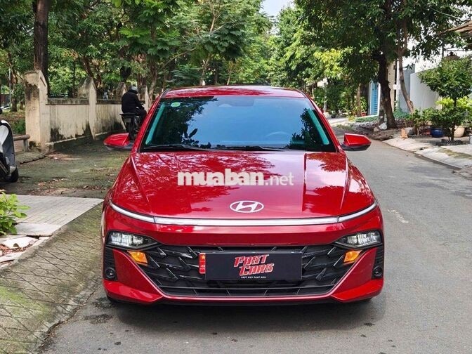 Hyundai Accent 1.5AT Cao Cấp màu đỏ