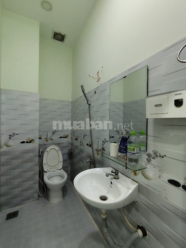 NHÀ 3 LẦU HXH GẦN SÔNG VÀM THUẬT THÔNG RA TX 52