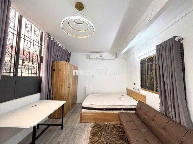 CĂN 1 PHÒNG NGỦ BẾP RIÊNG CỬA SỔ TRỜI 50m2 MGAY CÔNG TRƯỜNG DÂN CHỦ