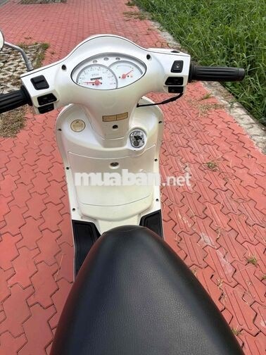 SYM Attila màu trắng