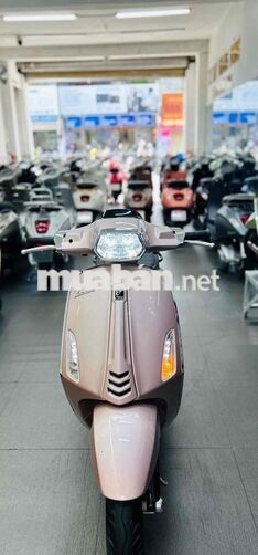 Piaggio Sprint 2017 màu hồng