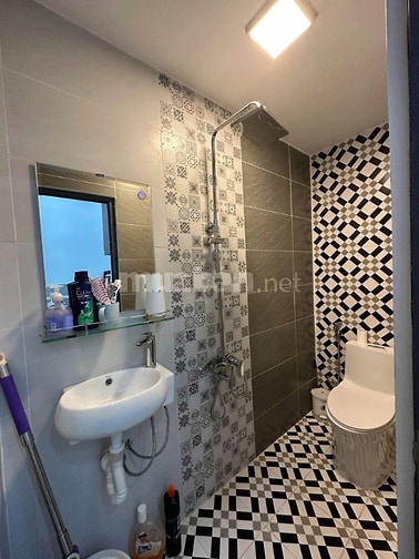 Nhà riêng 1 trệt 1 lầu Phan Xích Long 93m2, 2PN giá 14,5 tr/th