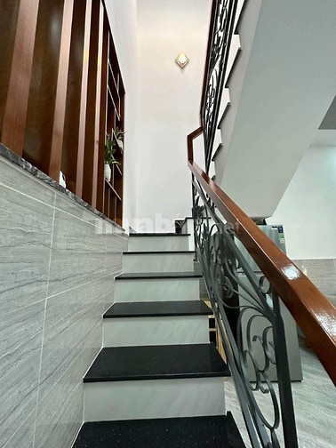 Nhà riêng 1 trệt 1 lầu Phan Xích Long 93m2, 2PN giá 14,5 tr/th