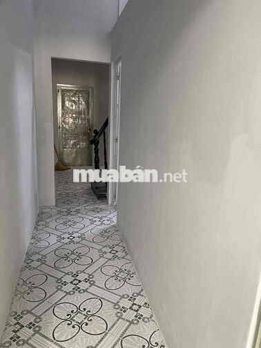 Cho thuê nhà 4.5x17m, 1 lầu, 3pn, HXH, sát S. Hành, Trường Chinh, Q12