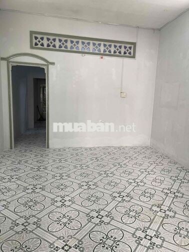 Cho thuê nhà 4.5x17m, 1 lầu, 3pn, HXH, sát S. Hành, Trường Chinh, Q12