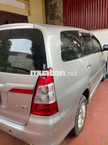 Toyota Innova 2.0E 2014 Số sàn Bạc
