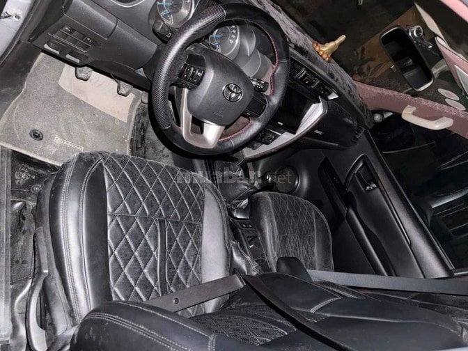 Cần bán gấp Toyota Fortuner gia đình