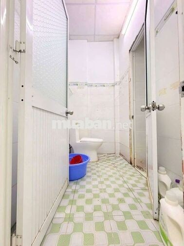 Cho thuê nhà đường Quốc Lộ 50 DT.4m×12m } 1 Lầu 2 Phòng 2 toilet.