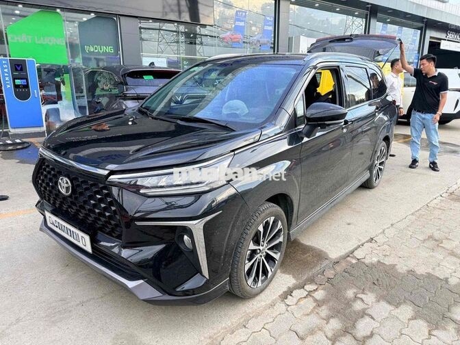 Toyota Veloz Top 2025 1.5 CVT Đen Hỗ Trợ Góp