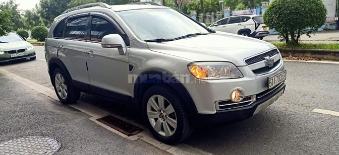 Bán rẻ CHEVROLET CAPTIVA MAX AT 2011 số tự động độ full Option rất đẹp