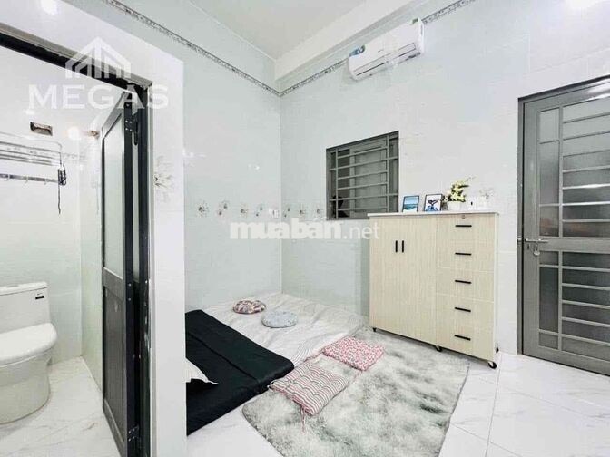 CHO THUÊ STUDIO RÔNG FULL NỘI THẤT-THANG MÁY NGAY VƯỜN LÀI,ĐH VĂN HIẾN