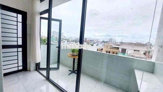 CHO THUÊ PHÒNG BAN CÔNG SIÊU THOÁNG-FULL NỘI THẤT-THANG MÁY-VƯỜN LÀI