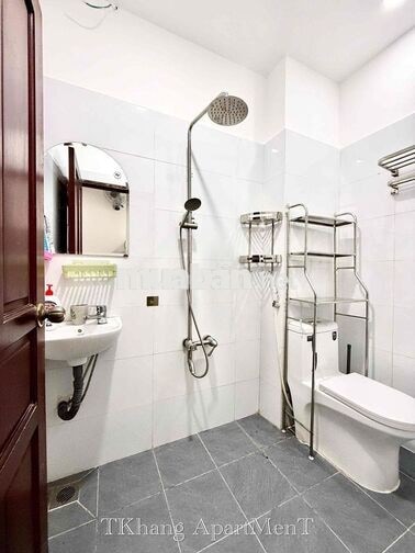 Cho Thuê Trệt Riêng Biệt Kinh Doanh Rộng 40m2 Ngay Cầu Lê Văn Sỹ Q3