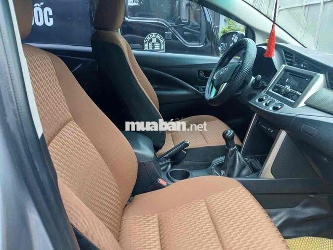 TOYOTA INNOVA 2017 7 CHỖ 190000KM BẠC