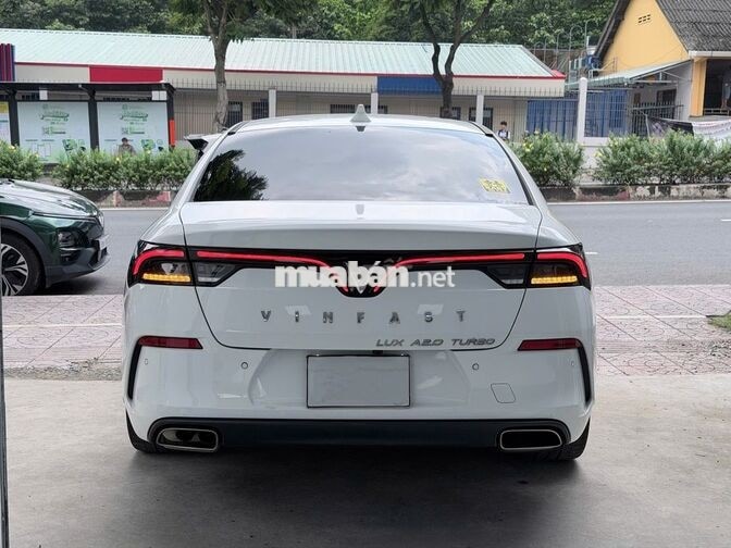 VINFAST LUX A PREMIUM 21 - MÀU TRẮNG SIÊU HOT