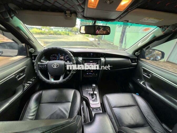 Toyota Fortuner 2022 7 chỗ Dầu Xám