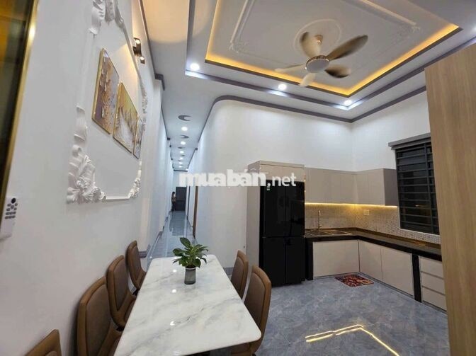 9 CHỦ BÁN NHÀ MỚI 100%  MẶT TIỀN HL173 GẦN CHỢ HỮU ĐỊNH