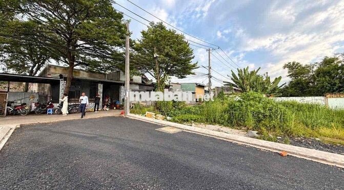 Bán lô đất tại P. Trảng Dài ngay cây xăng 75