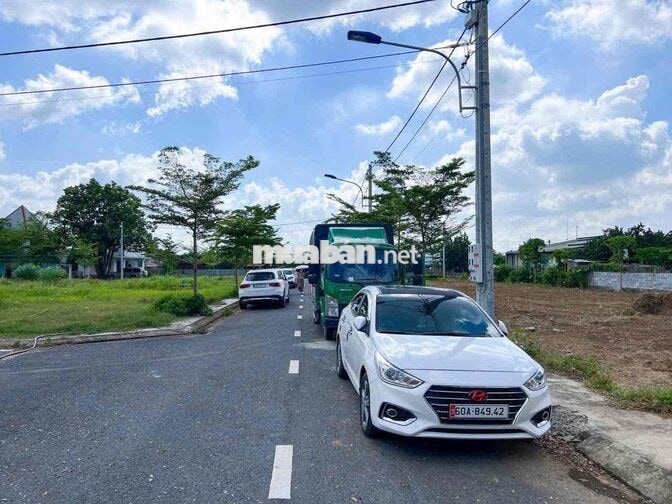 Bán lô đất tại P. Trảng Dài ngay cây xăng 75