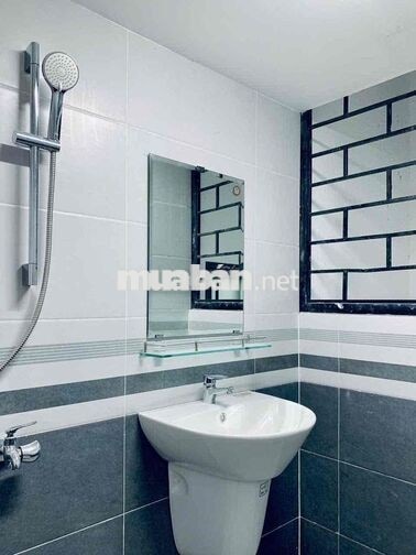 DUPLEX NGAY BÙI VĂN BA, QUẬN 7 - GẦN UFM RỘNG RÃI Ở ĐƯỢC 3 NGƯỜI 3 XE