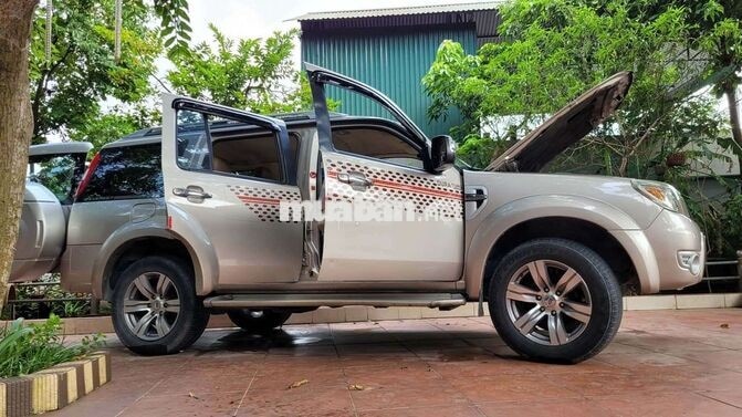 Ford Everest 2009 2.5L Vàng cát