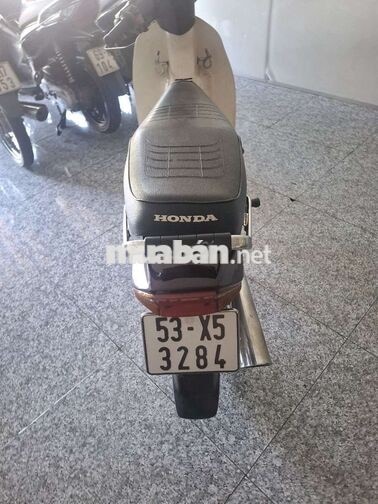 Honda Dream màu Nâu