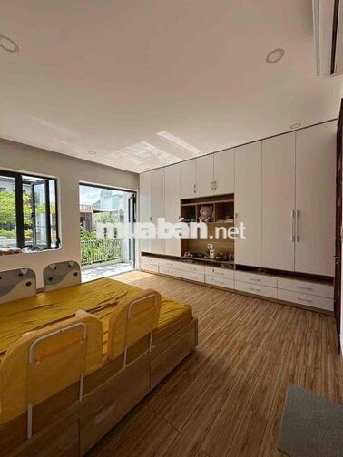 Cho thuê nhà 3 tầng đẹp đường thanh lương hoà xuân  4 phòng ngủ ,4wc ,