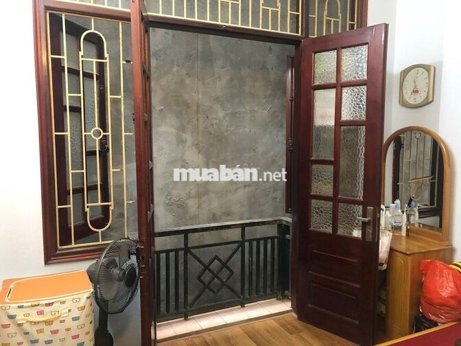 Cho thuê nhà nguyên căn 4 tầng, 35m2/tầng phố Vũ Ngọc Phan
