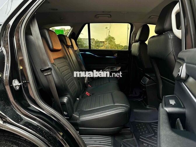 Ford Everest 2024 Sport 7 chỗ Đen