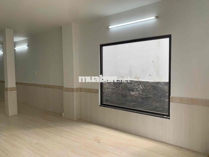 TẦNG TRỆT MẶT TIỀN LLQ, 70m2, GIÁ 20tr/Tháng ( Miễn tiếp MG ạh)