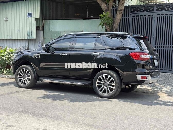 Ford Everest Titanium 2.0 Bi-Turbo Đen