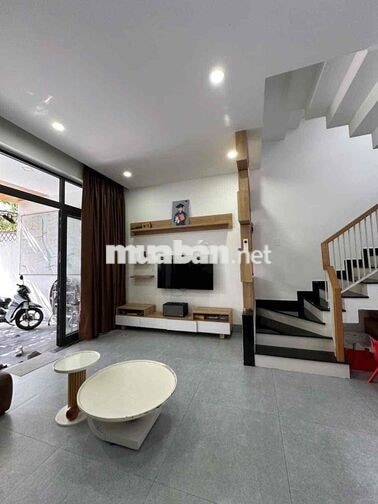 Cho thuê nhà 3 tầng đẹp đường thanh lương hoà xuân  4 phòng ngủ ,4wc ,