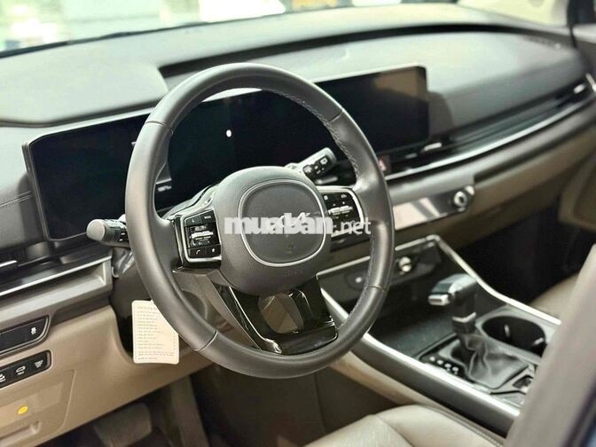Kia Carnival 2024 2.2D Luxury 1v km Xanh