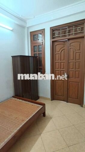 Cho thuê nhà 5 tầng Võng Thị, Tây Hồ, 42m², 6 ngủ, chỉ 12 triệu/tháng